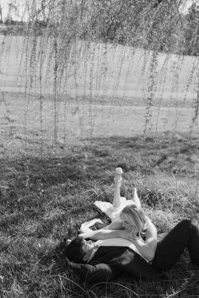 engagement photo poses
