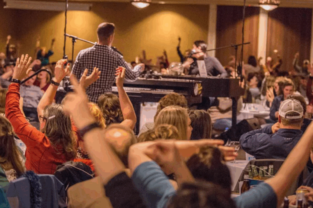 Dueling Pianos in Nashville